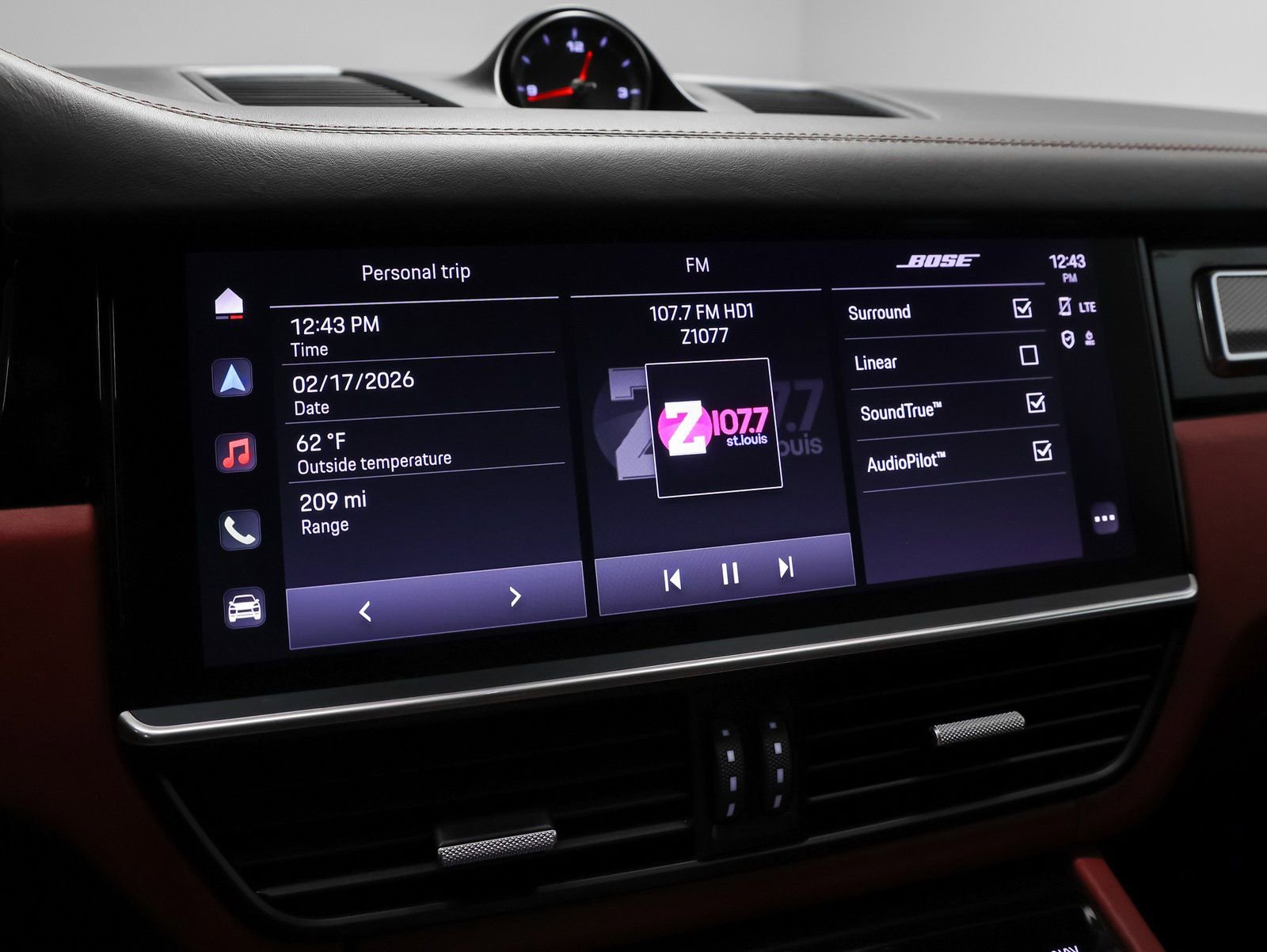 Used 2022 Porsche Cayenne Platinum Edition image 37