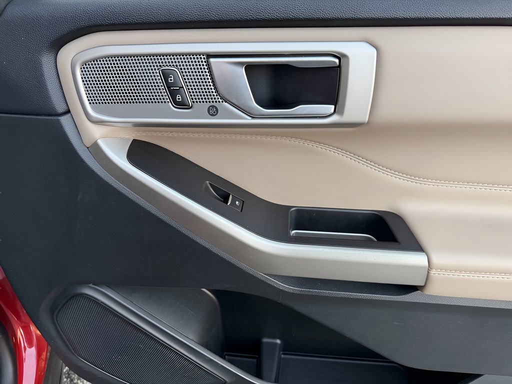 Used 2023 Ford Explorer Limited image 37