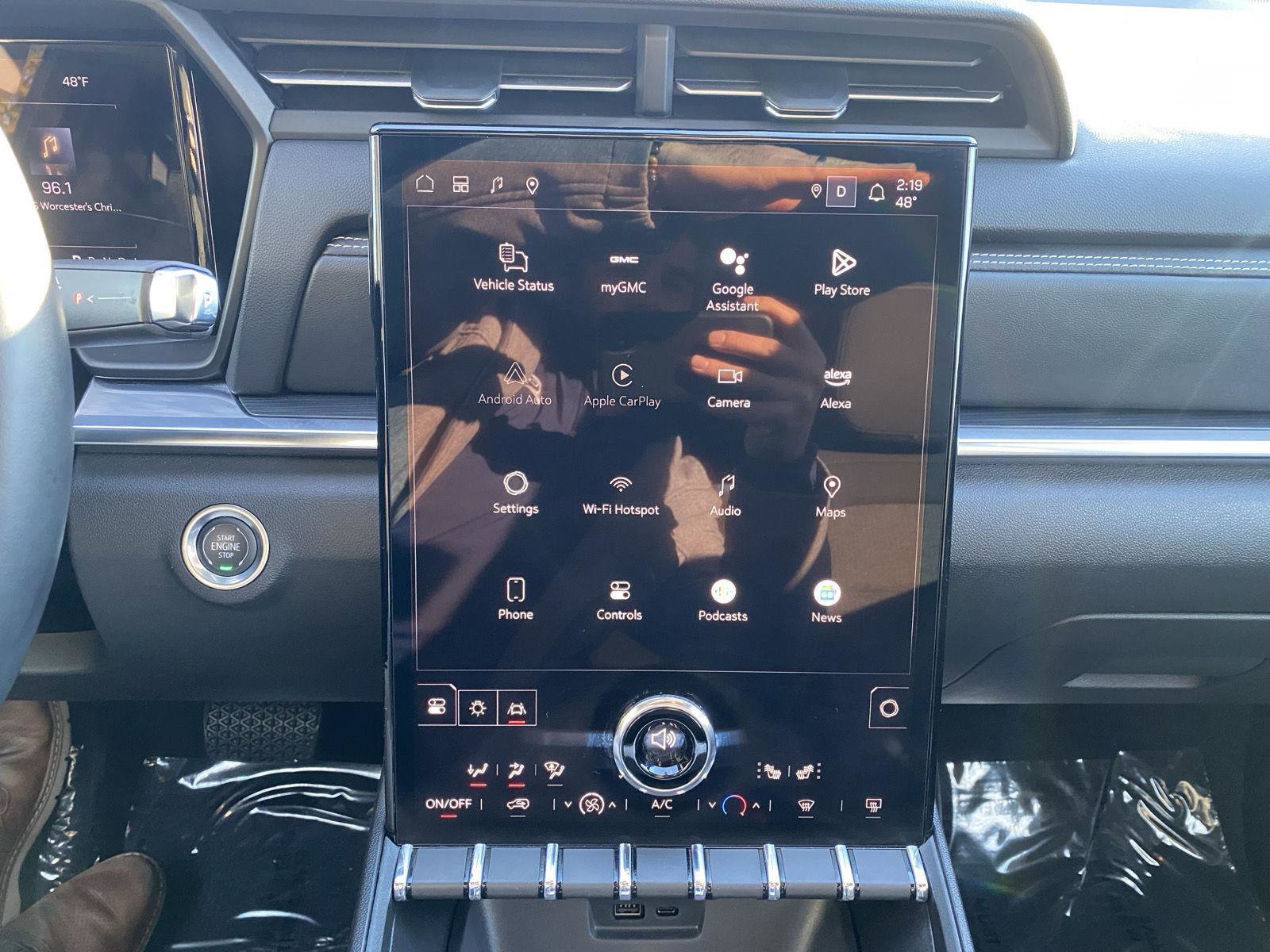 Used 2025 GMC Terrain Elevation image 16