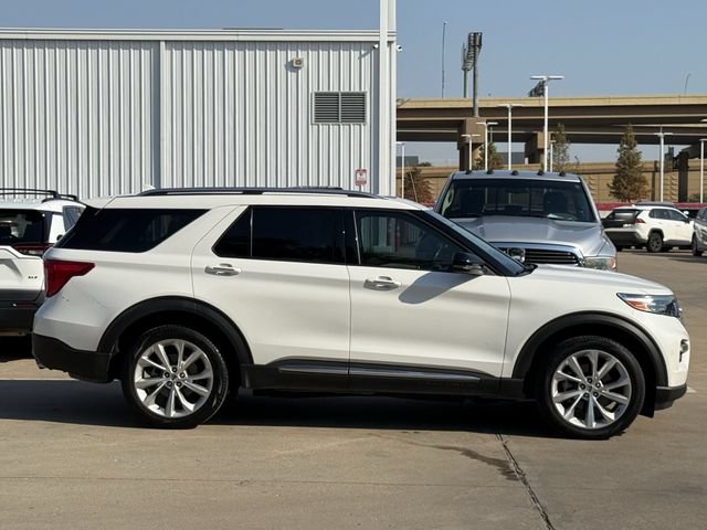 Used 2023 Ford Explorer Platinum w/ Technology Package AWD/4WD image 3