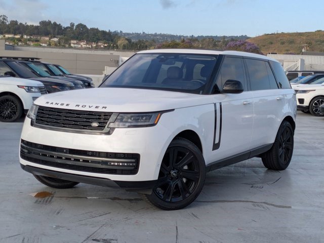Used 2023 Land Rover Range Rover Long Wheelbase SE image 1