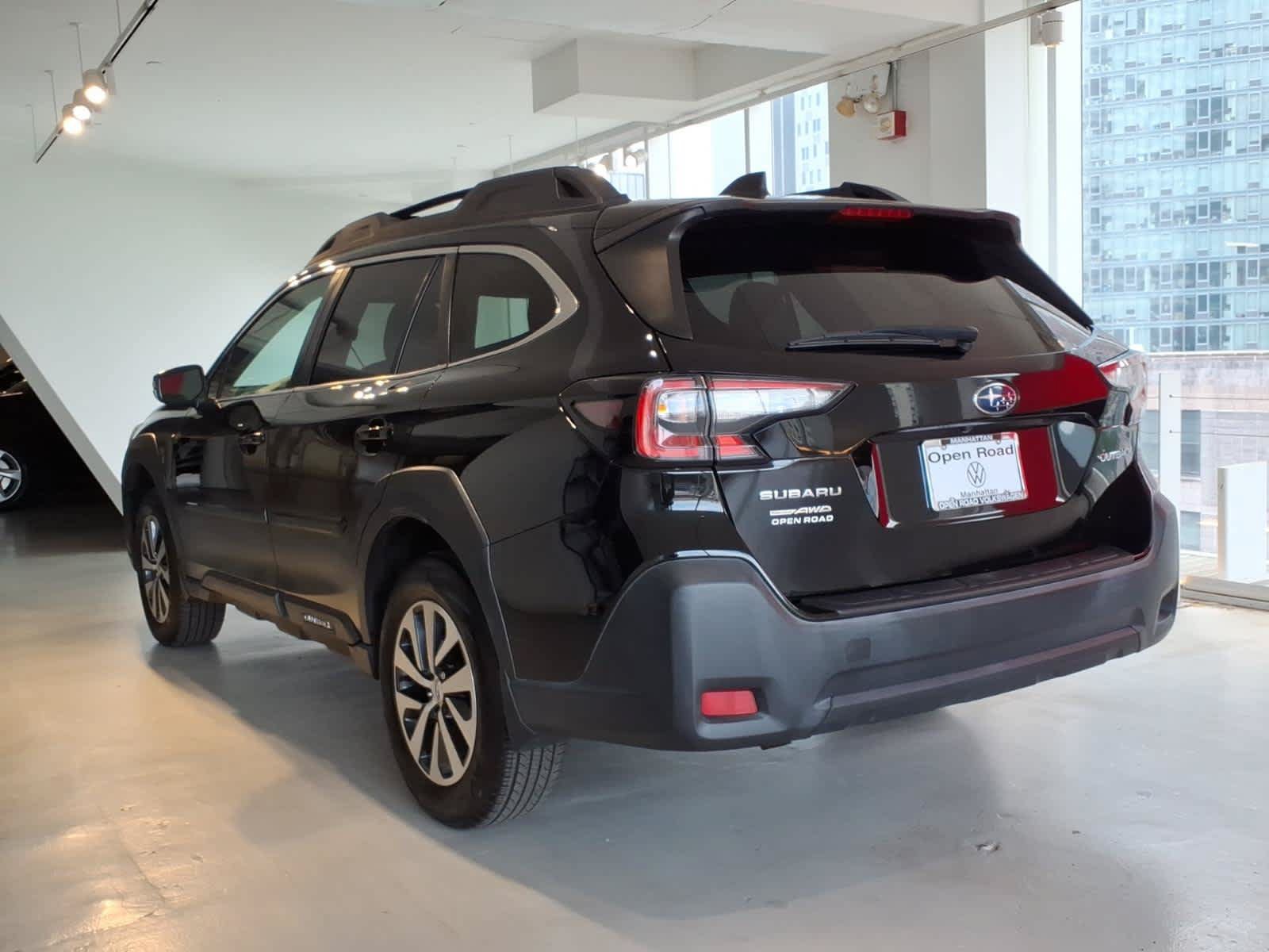 Used 2023 Subaru Outback Premium AWD/4WD image 6