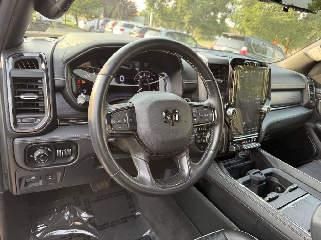 Used 2024 RAM 1500 Limited AWD/4WD image 2