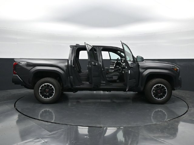 Used 2024 Toyota Tacoma TRD Off-Road AWD/4WD image 44