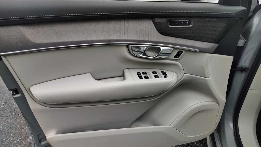 New 2026 Volvo XC90 T8 Ultra w/ Protection Package Premier image 8