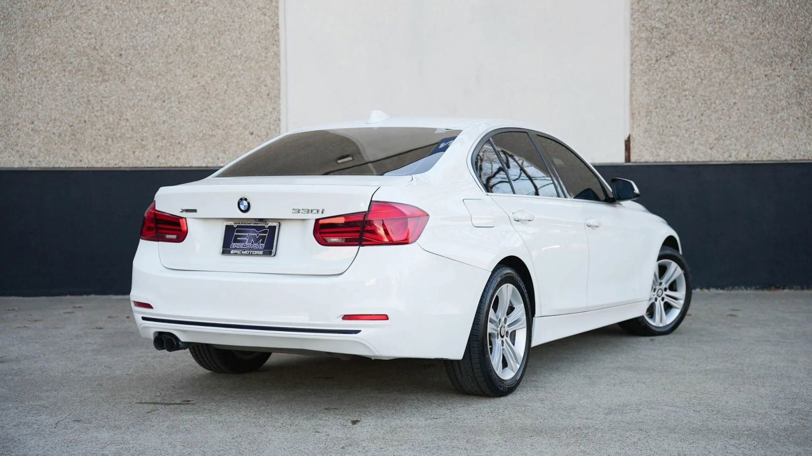 Used 2018 BMW 330i xDrive Sedan w/ Convenience Package image 15