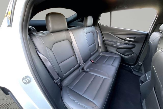 Used 2025 Buick Envista Sport Touring image 17