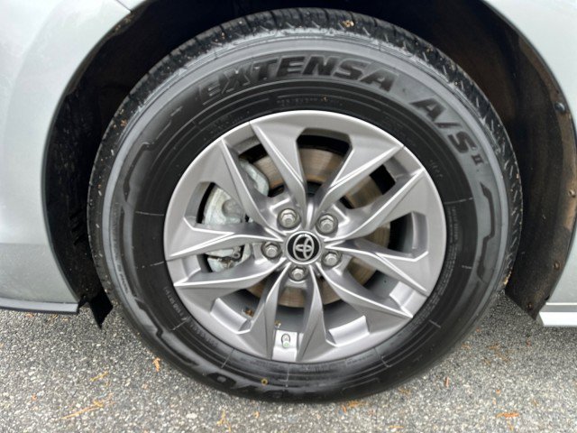 Used 2021 Toyota Sienna XLE FWD image 8