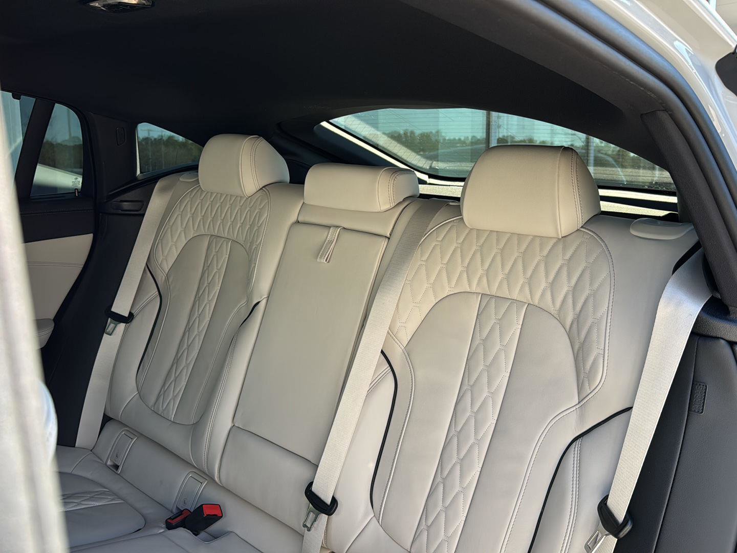 New 2026 BMW X6 xDrive40i w/ Executive Package image 26
