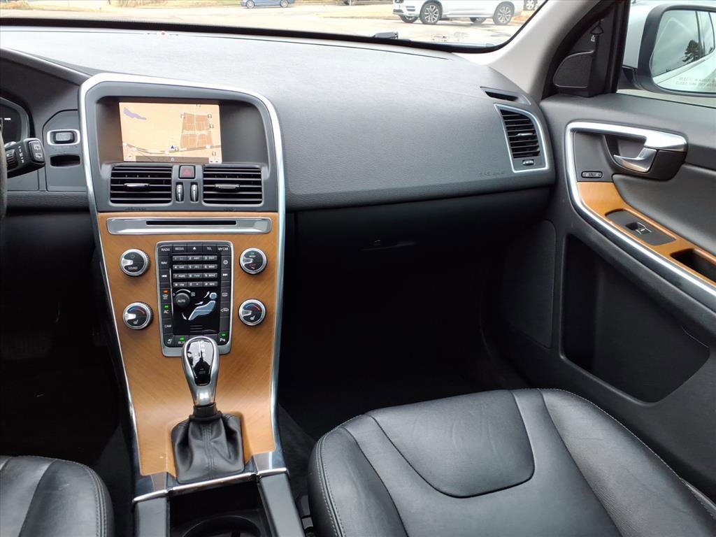Used 2017 Volvo XC60 T5 Inscription w/ Preferred Option Package image 14