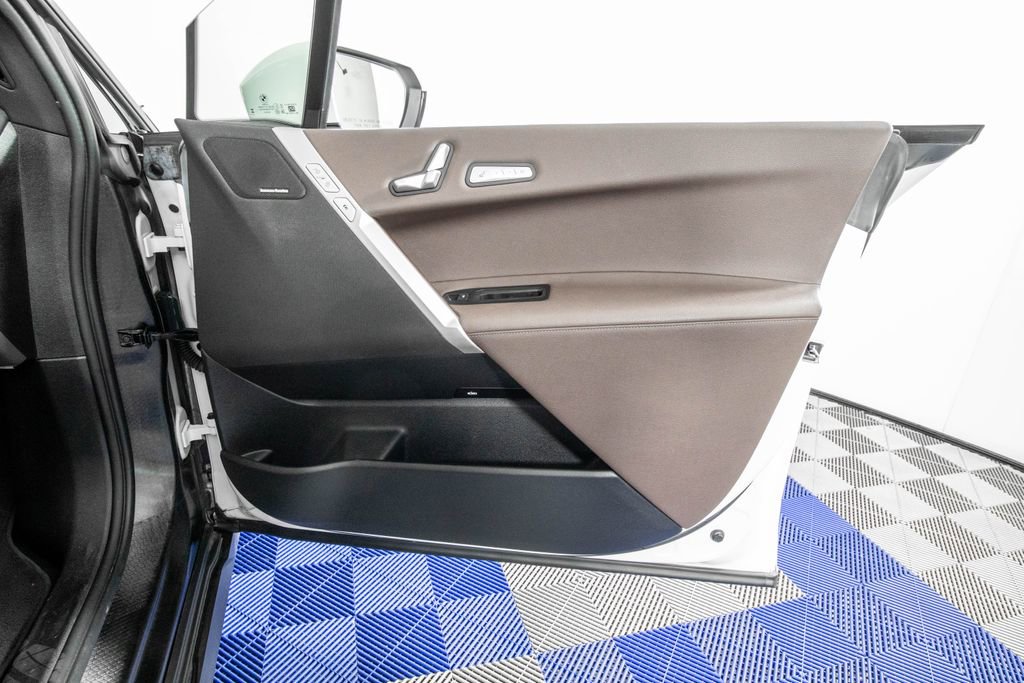 Used 2022 BMW iX xDrive50 w/ Premium Package image 14