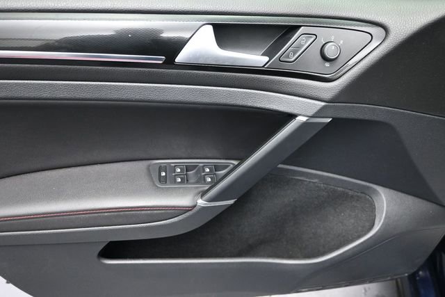 Used 2017 Volkswagen GTI SE FWD image 16