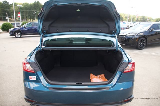 New 2026 Toyota Camry SE w/ Convenience Package FWD image 13