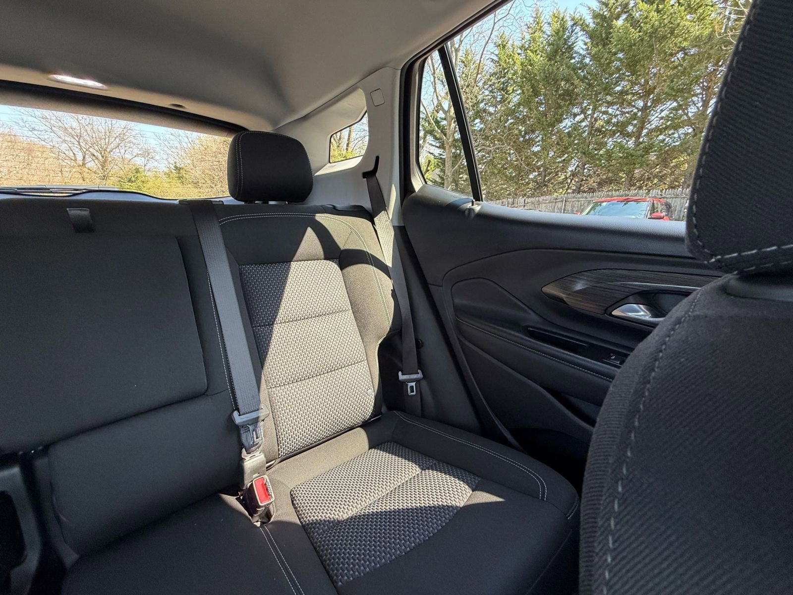 Used 2024 GMC Terrain SLE image 36