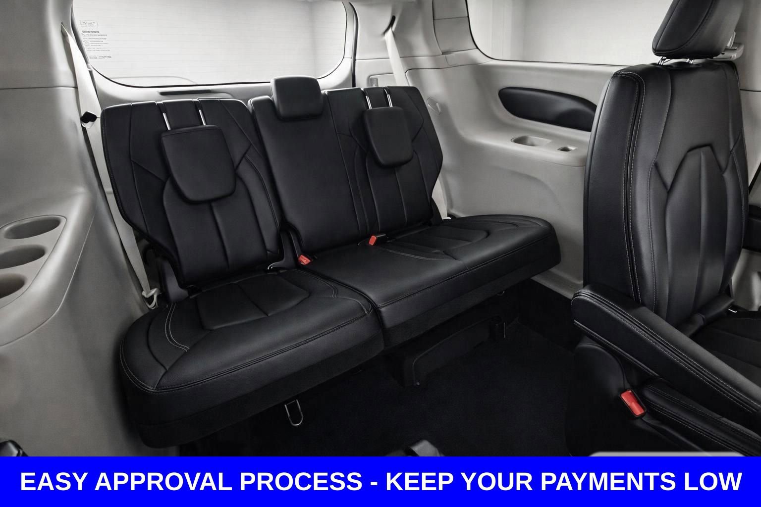 Used 2024 Chrysler Pacifica Touring-L image 14