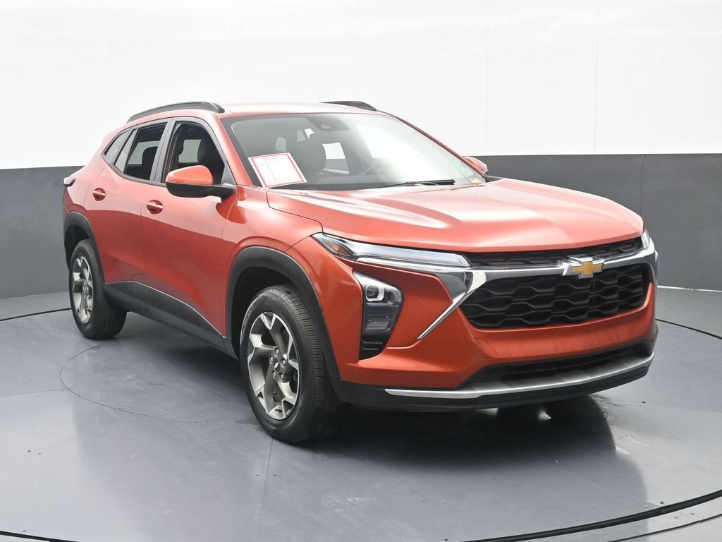 Used 2024 Chevrolet Trax LT w/ Driver Confidence Package FWD image 9