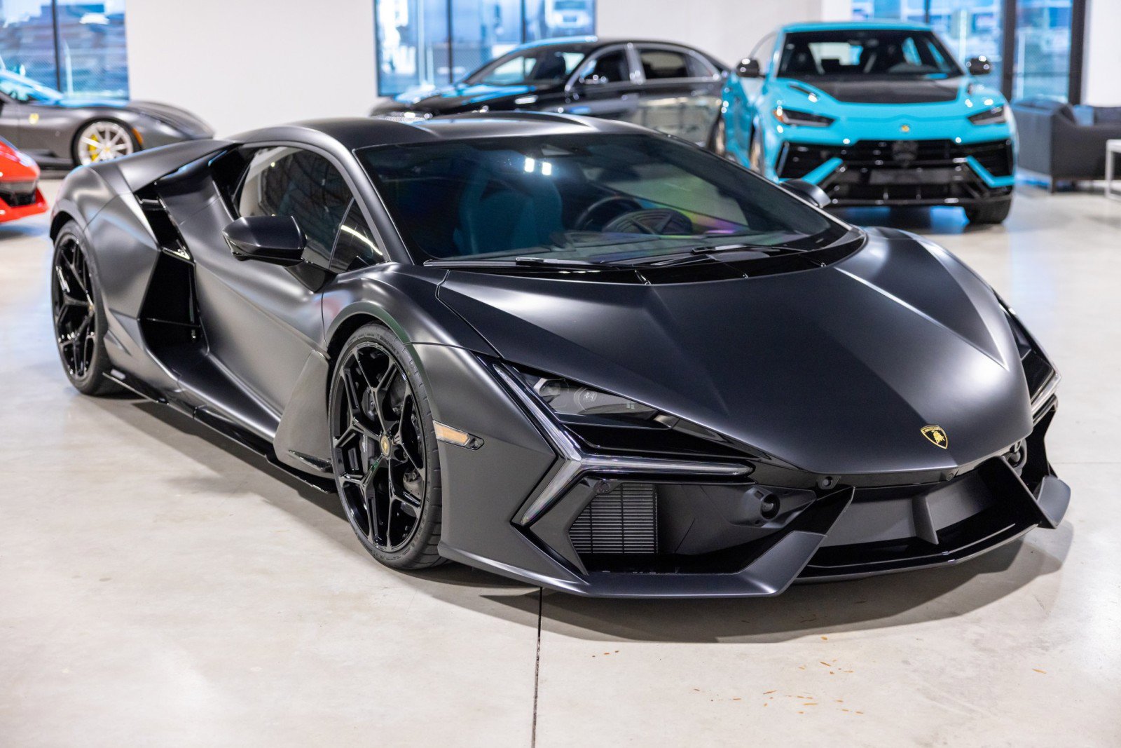 Used 2025 Lamborghini Revuelto image 10