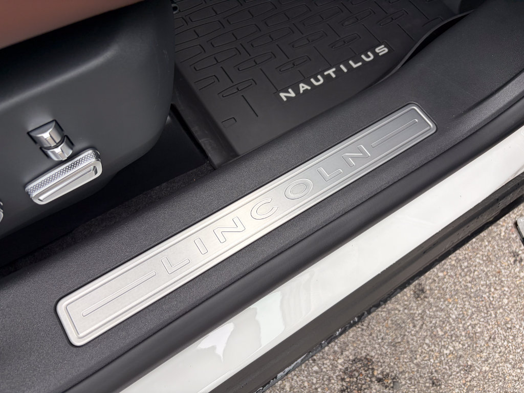 New 2026 Lincoln Nautilus Reserve AWD/4WD image 36