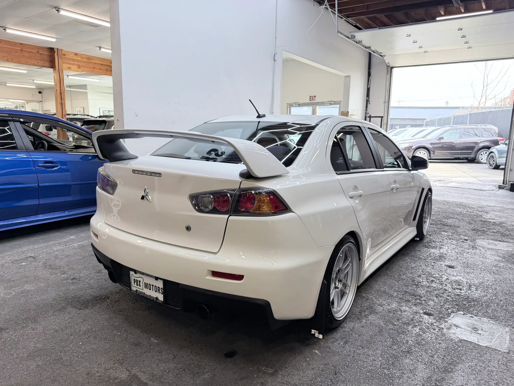 Used 2011 Mitsubishi Lancer Evolution GSR image 3