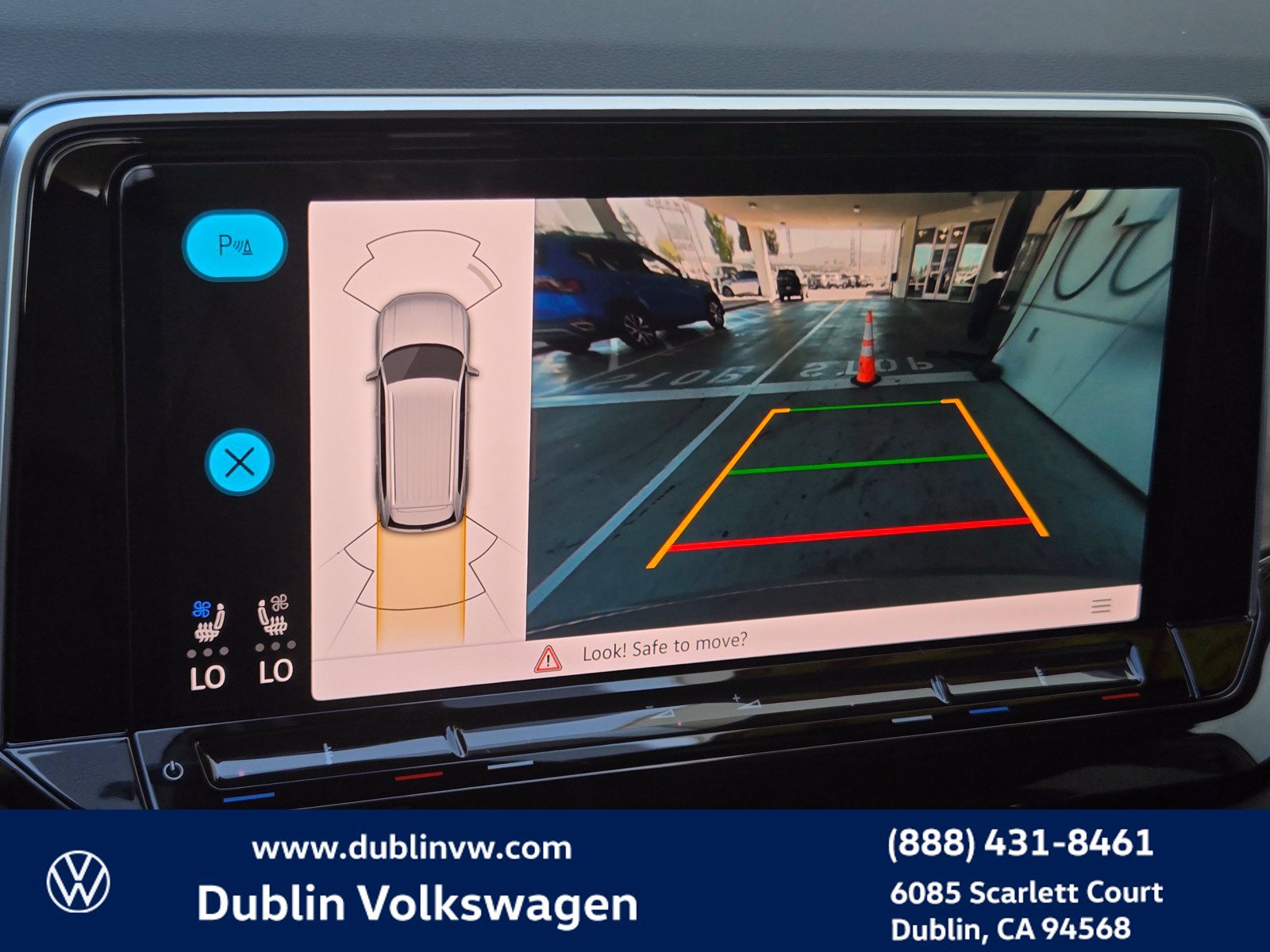 Used 2024 Volkswagen Atlas SE AWD/4WD image 17