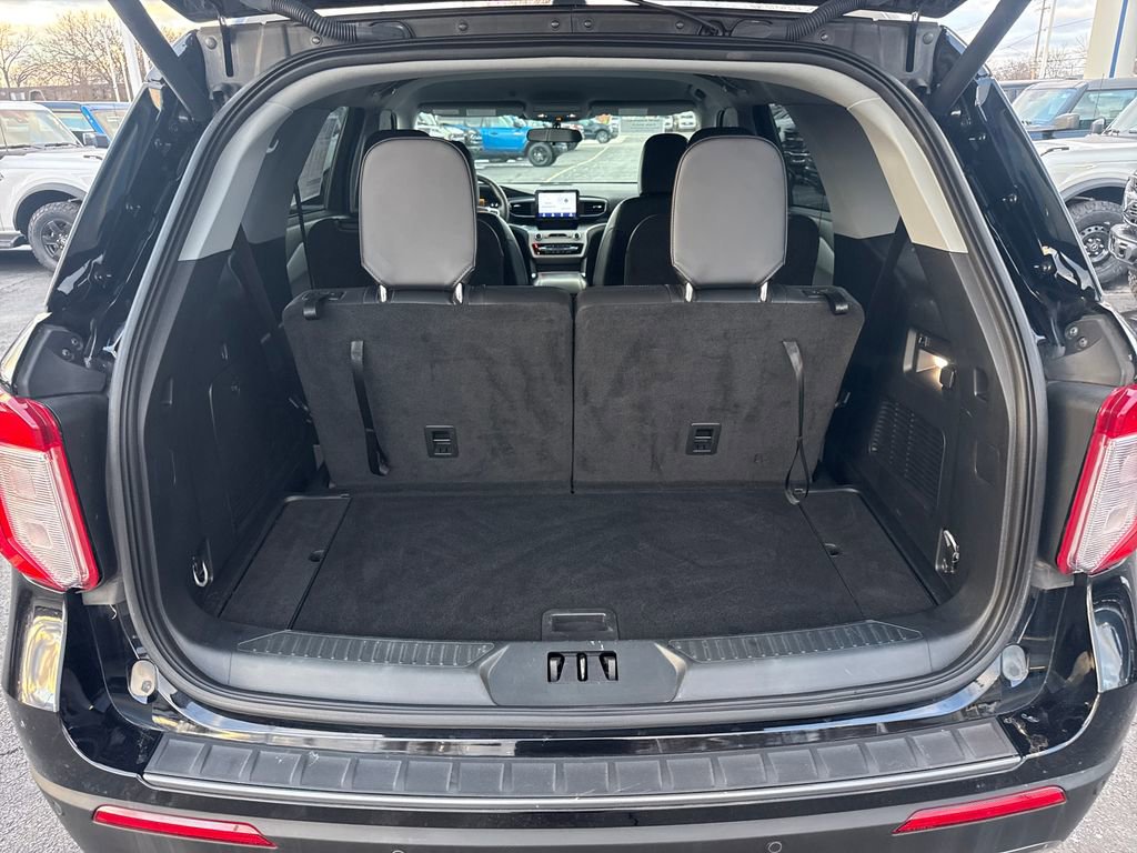 Used 2023 Ford Explorer XLT w/ Equipment Group 202A image 13