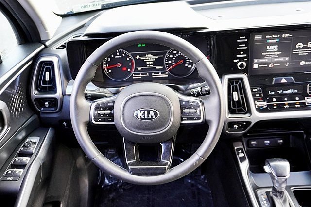 Used 2021 Kia Sorento S FWD image 32