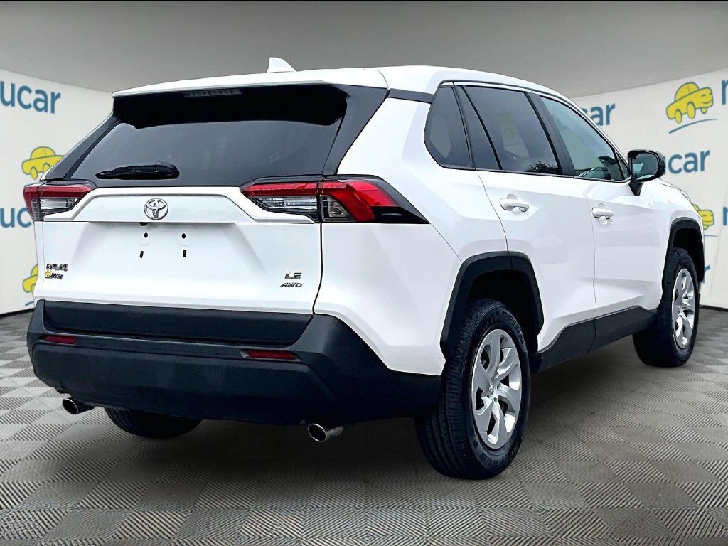 Used 2025 Toyota RAV4 LE AWD/4WD image 6