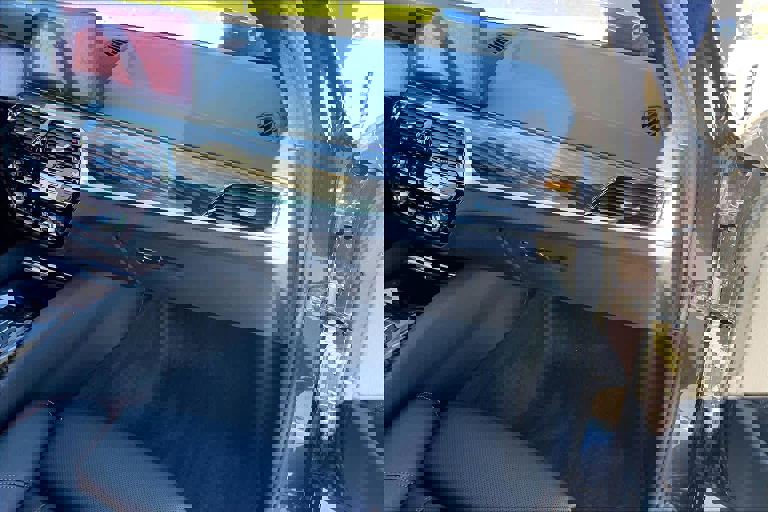 Used 2022 BMW 540i w/ Premium Package image 18