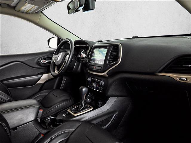 Used 2017 Jeep Cherokee Limited AWD/4WD image 23