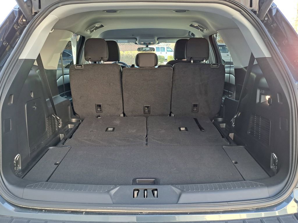 Used 2023 Ford Explorer XLT image 14