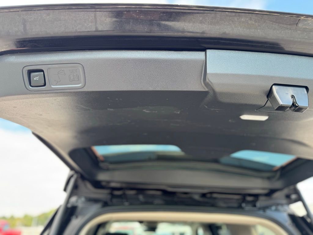 Used 2024 Ford Expedition XLT image 10