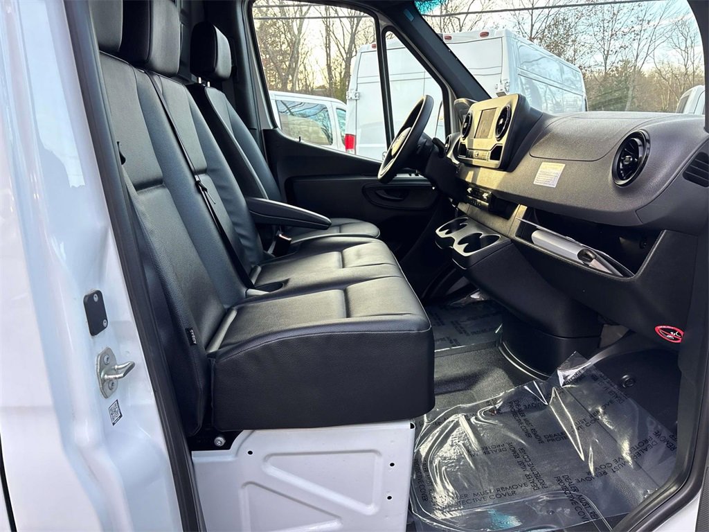 Used 2022 Mercedes-Benz Sprinter 4500 image 18
