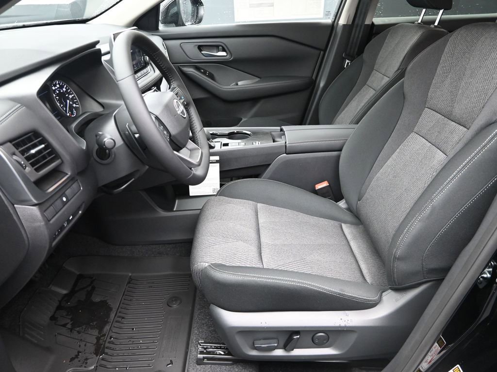 Certified 2026 Nissan Rogue SV FWD image 19