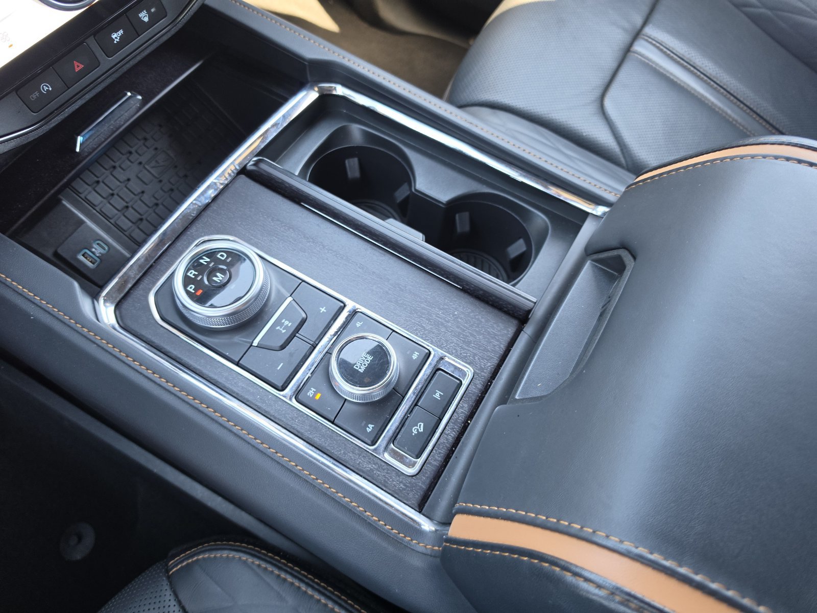 Used 2024 Ford Expedition Platinum AWD/4WD image 34