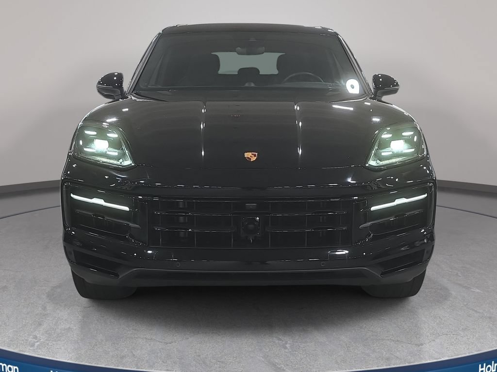 Used 2024 Porsche Cayenne AWD/4WD image 3