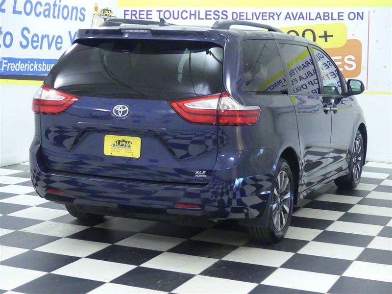 Used 2019 Toyota Sienna XLE w/ XLE Navigation Package image 6