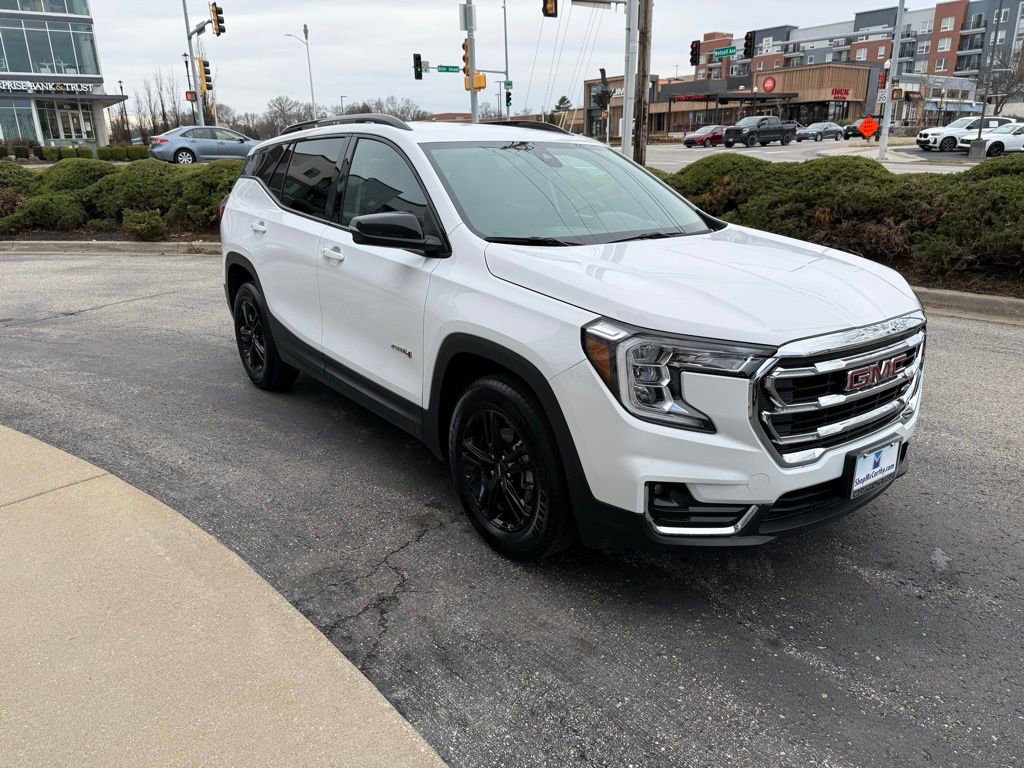 Used 2024 GMC Terrain AT4 AWD/4WD image 3