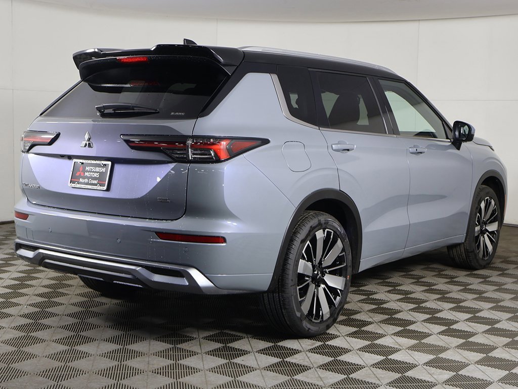 New 2026 Mitsubishi Outlander SEL image 13