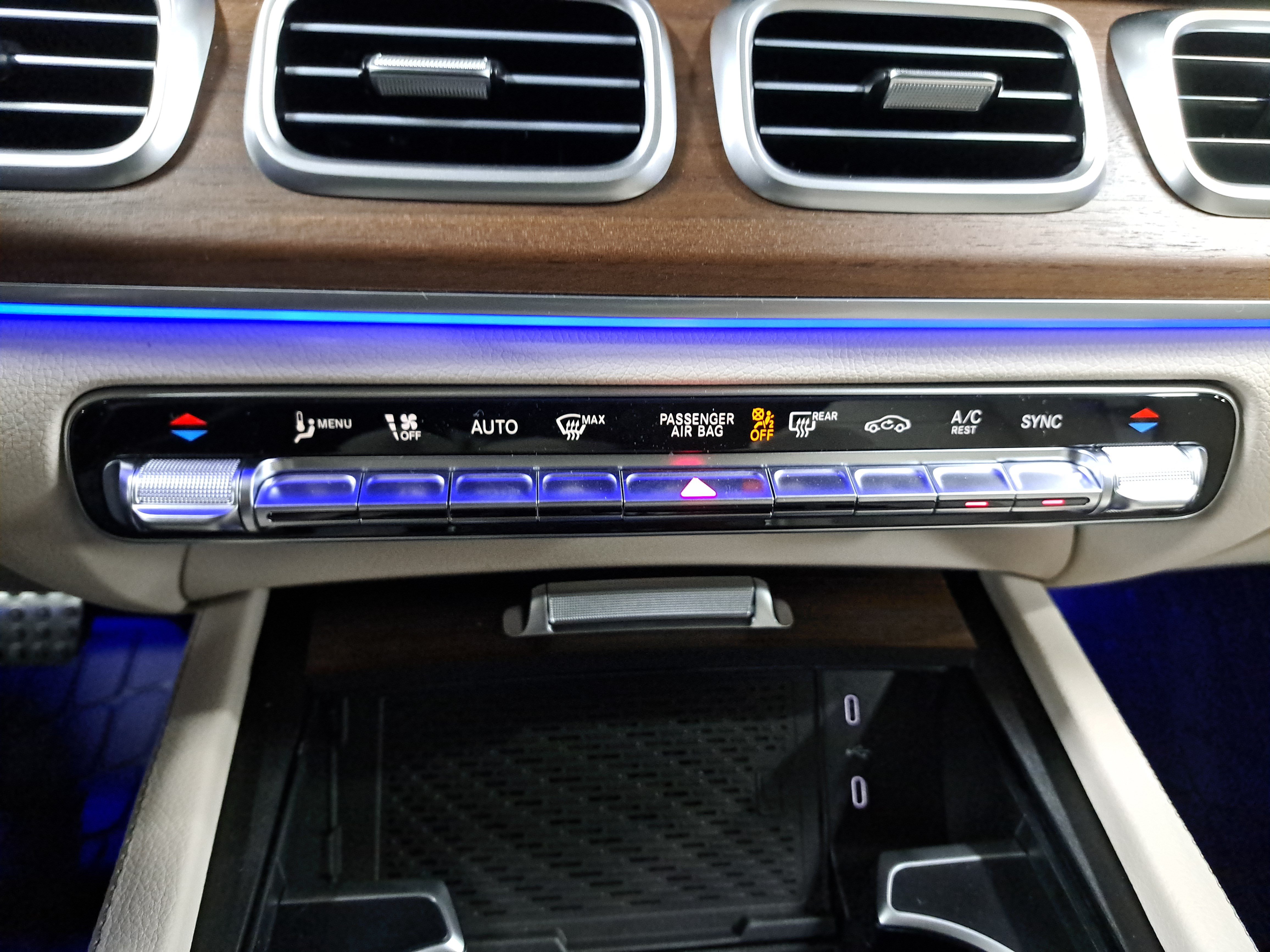 New 2026 Mercedes-Benz GLS 450 4MATIC image 23
