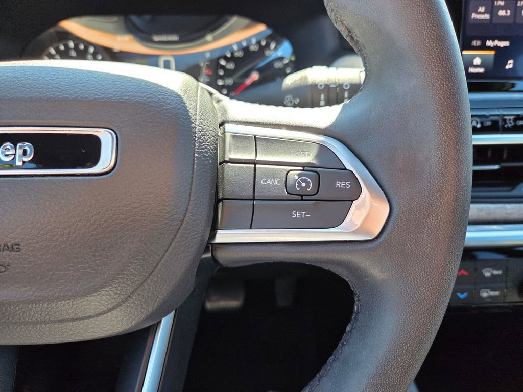 Used 2022 Jeep Compass Limited image 31