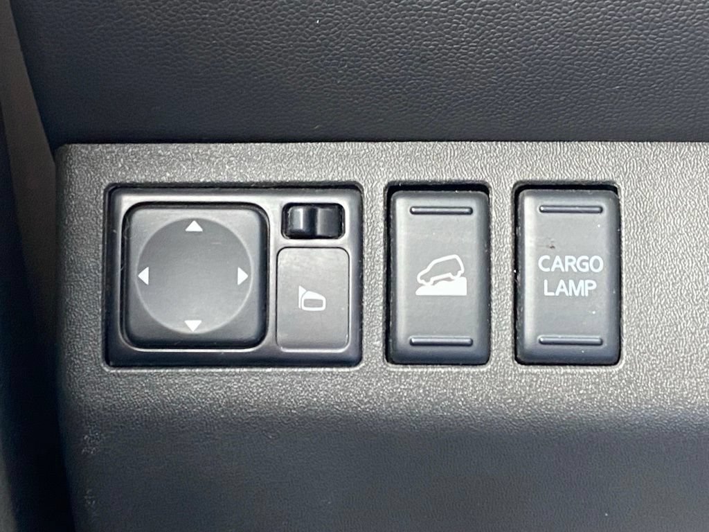 Used 2013 Nissan Frontier PRO-4X AWD/4WD image 27