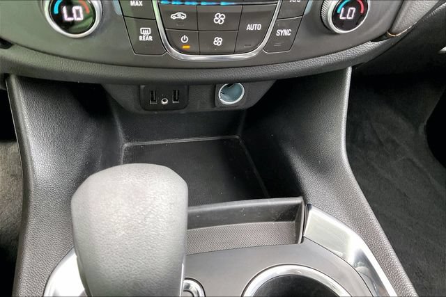 Used 2021 Chevrolet Traverse LS FWD image 29