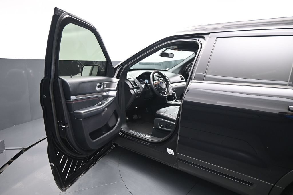 Used 2019 Ford Explorer Sport AWD/4WD image 9