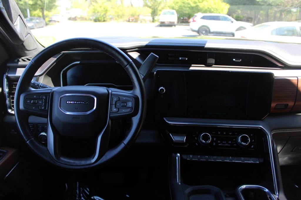 Used 2025 GMC Sierra 3500 Denali Ultimate image 16