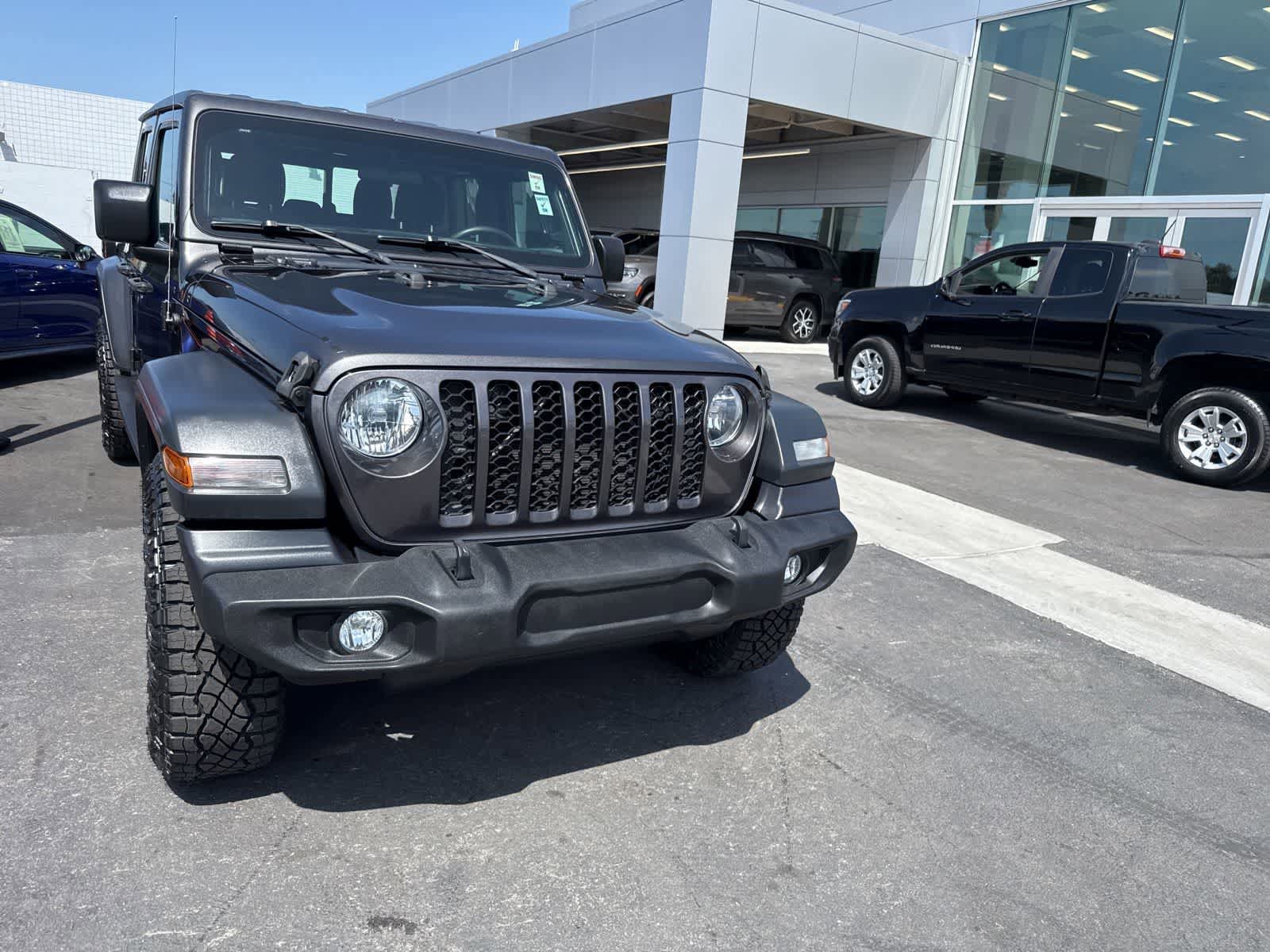 Used 2020 Jeep Gladiator Sport w/ Auxiliary Switch Group AWD/4WD image 8