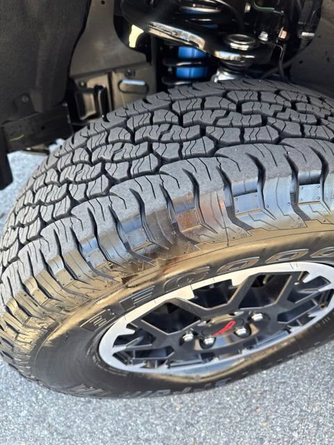 Certified 2025 Toyota Tacoma TRD Off-Road AWD/4WD image 7