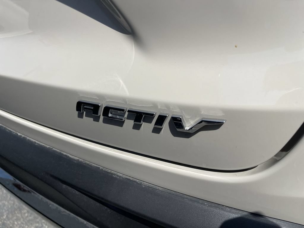 Used 2026 Chevrolet Trax ACTIV w/ Sunroof Package FWD image 9