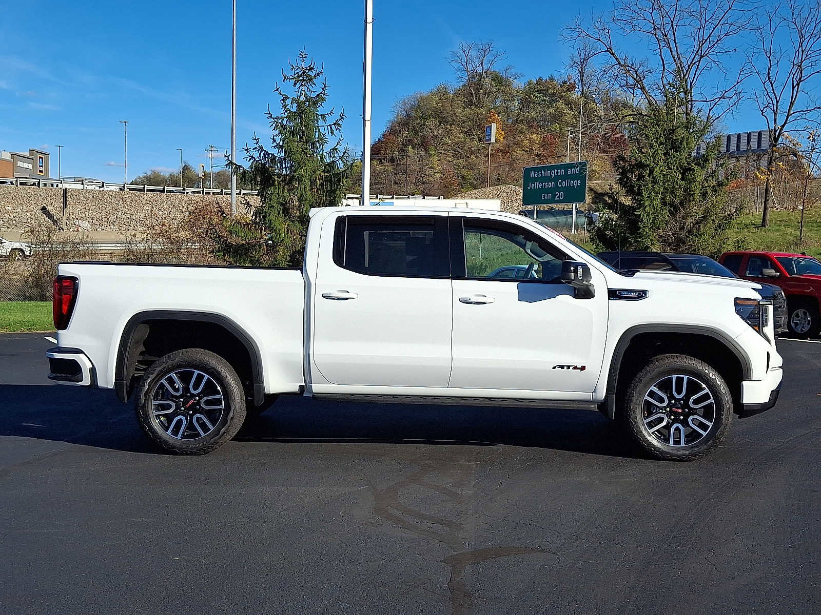 Used 2025 GMC Sierra 1500 AT4 w/ AT4 Premium Package image 7