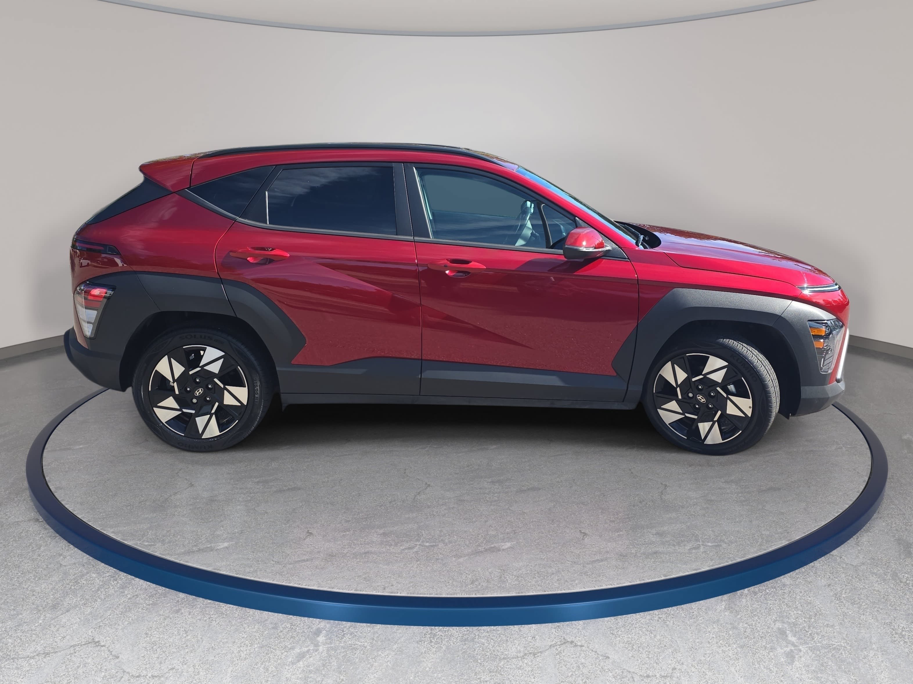 Used 2025 Hyundai Kona SEL FWD image 4