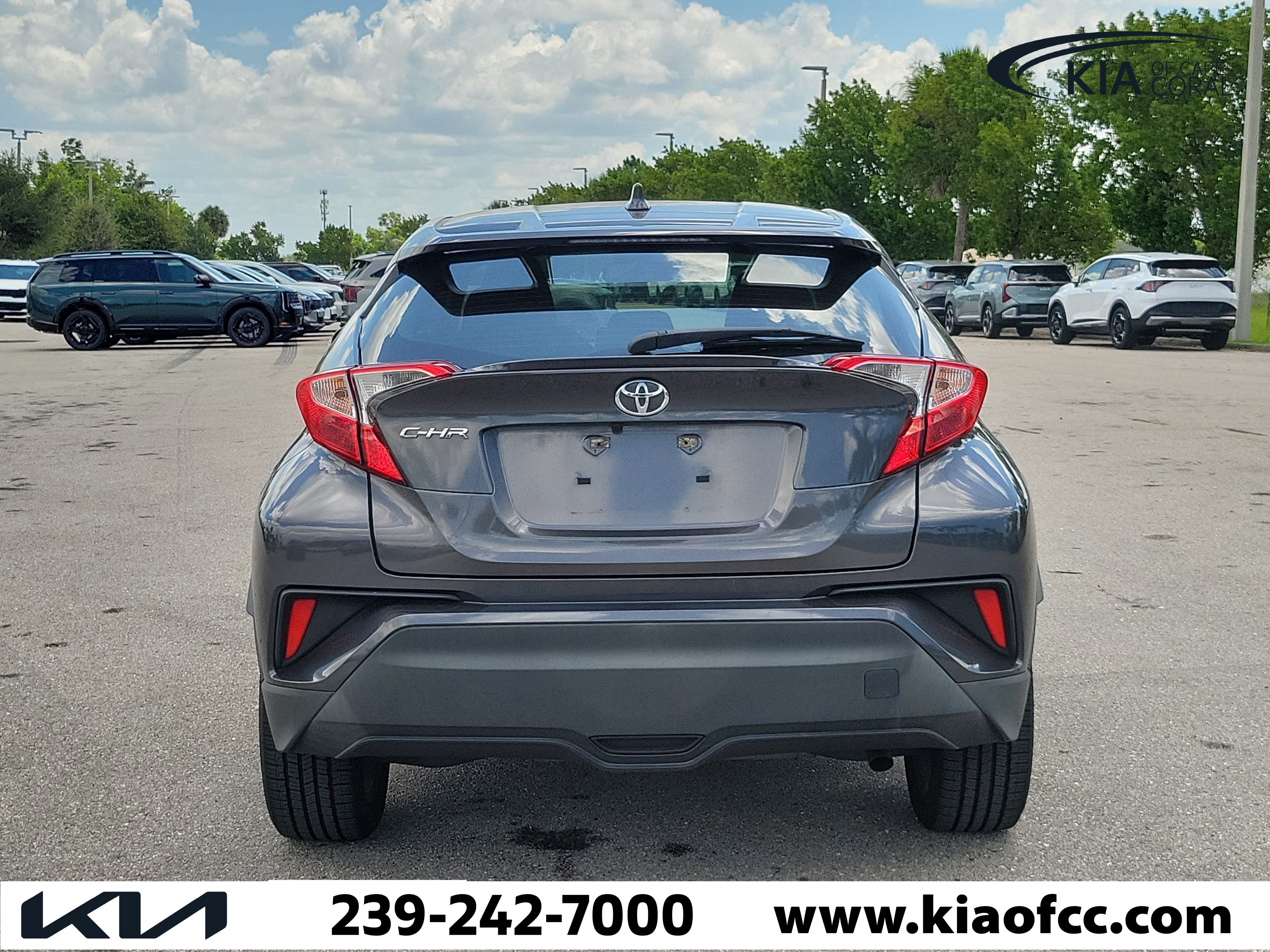Used 2020 Toyota C-HR XLE FWD image 5